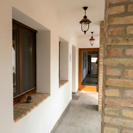 Apartment Napvirag By Nw Vanyarc